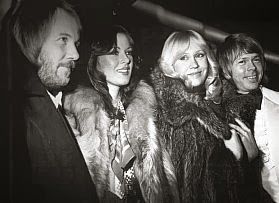 1977-12-26 ABBA attend the premiere of 'The Movie' in Stockholm. Abba Aesthetic Vintage, I Know You Lyrics, Abba Arrival, Wall Of Sound, Retro Film, Old Music, Dancing Queen, Fur Coats, Greatest Hits