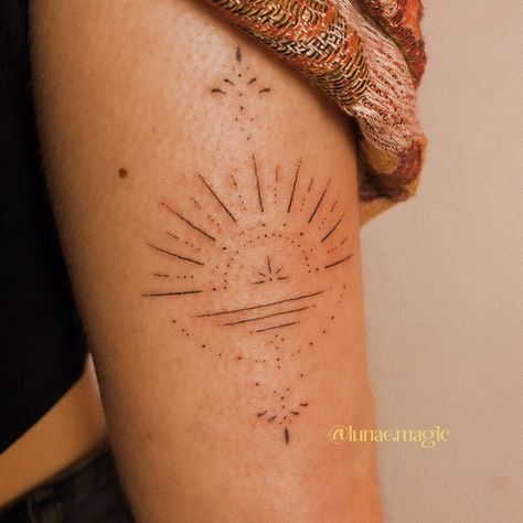 Ray Of Light Tattoo, Sun Burst Tattoo, Sun Mandala Tattoo, Dainty Sun Tattoo, Sunlight Tattoo, Aussie Tattoo, Dotted Tattoo, Stay Gold Tattoo, Bali Tattoo