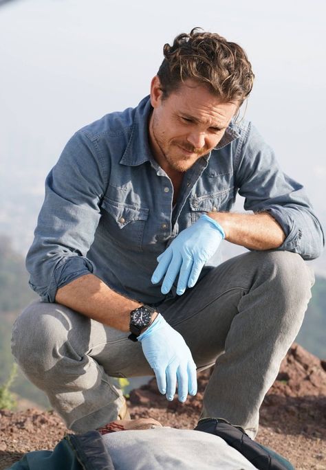 Lethal Weapon TV Series Clayne Crawford Image 1 Cops Tv Show, Clayne Crawford, Trailer Images, Detective Series, Gents Fashion, Hometown Heroes, Cool Hairstyles For Men, Hey Good Lookin, Popular Shows