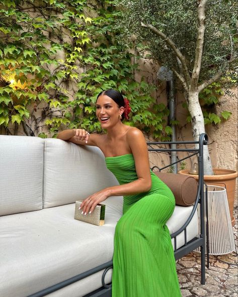 Backless Cocktail Dress, Green Wedding Dresses, Mode Hippie, Backless Evening Dress, Honeymoon Outfits, Ribbed Dress, Cocktail Evening Dresses, Caribbean Cruise, Looks Chic