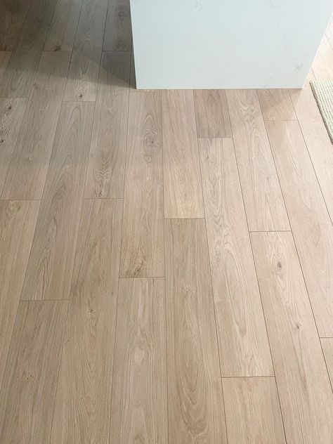 White Oak Vinyl Plank Flooring, Flooring On Concrete, Oak Vinyl Plank Flooring, Wood Vinyl Flooring, Wood Floor Colors, Vinyl Wood Flooring, Kitchen Floors, Oak Laminate Flooring, Lvp Flooring