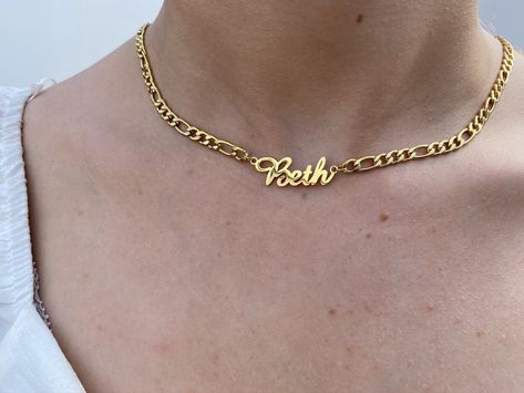 Name Necklaces Gold, Name Gold Necklace, Dainty Fashion, Letter Name Necklace, Jewelry Stack, Anime Cake, Chain Letter, Name Necklace Silver, Gift For Valentine