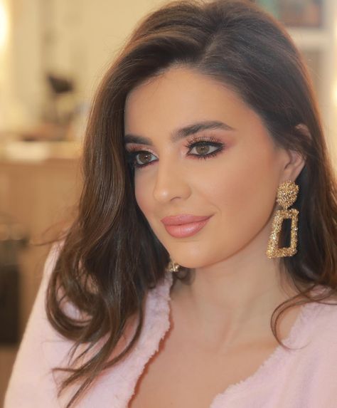 16.9k Likes, 167 Comments - Perla Helou | Miss Lebanon (@perlahelou) on Instagram: “🌟#misslebanon #perlahelou make up by : @yvonnehatem 💄” Lebanese Makeup, Miss Lebanon, Lighting Design Interior, Lebanon, Hair Makeup, Make Up, Drop Earrings, Makeup, Hair