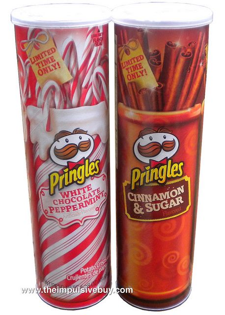 Weird !!!! Pringles White Chocolate Peppermint & Pringles Cinnamon & Sugar Chip Flavors, Pringle Flavors, Potato Chip Flavors, Weird Snacks, White Chocolate Peppermint, American Snacks, Oreo Flavors, Food Memes, Junk Food Snacks