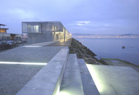 Fishermen warehouses in the port of Cangas / Irisarri + Piñera | ArchDaily Creative Installation, Warehouse Architecture, Architecture Perspective, Steel Architecture, Coastal Architecture, Cool Buildings, Best Architects, Fish Market, Space Station