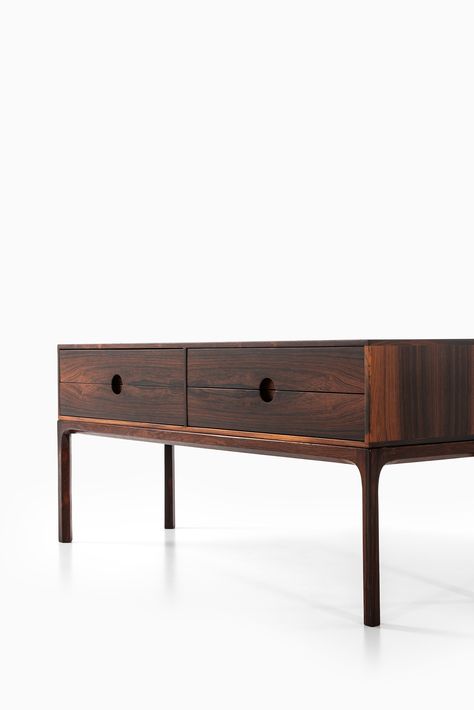 Man Cave Office, Kai Kristiansen, Hall Console Table, Mid Century Coffee Table, Creative Furniture, Sideboard Cabinet, Cabinet Makers, Mid Century Furniture, Furniture Design Modern