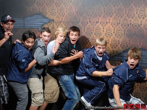 Haunted House Pictures, Tell Me Three Things, Draw Your Squad, Fear Factory, Image Meme, Cant Stop Laughing, Funny Poses, Draw The Squad, People Poses