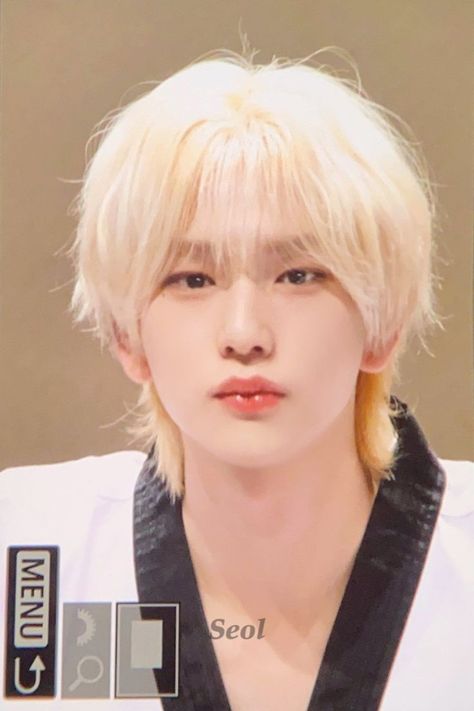 Blonde Kpop Idols Male, K Pop Male Idols, Kpop Hairstyle Men, Short Korean Hair, Blonde Hair Kpop, Kpop Male Idols, Male Kpop Idols, Blond Boy, Kpop Male