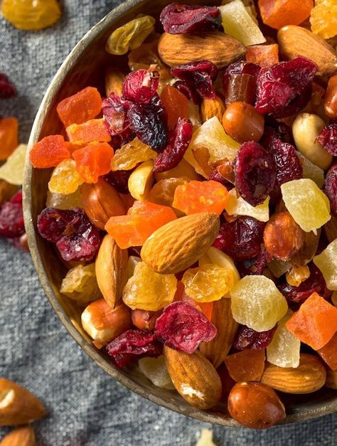 A Guide to Dried Fruits: Varieties, Tips, and Recipes - The Vegan Atlas Dried Fruit And Nut Mix Recipes, Dried Fruit Cookies, Best Dried Fruit, Dried Fruit Recipe, High Energy Snacks, Dried Peaches, Dried Fruit Snacks, Dried Fruit Mix, Fruit Cookies