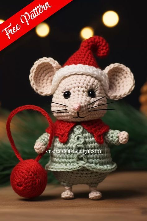 Little Christmas Amigurumi Mouse - Free pattern Crochet Toys Free Patterns, Christmas Crochet Patterns Free, Crochet Toys Free, Crochet Xmas, Crochet Mouse, Crochet Christmas Decorations, Pola Amigurumi, Crochet Animals Free Patterns, Crochet Ornaments