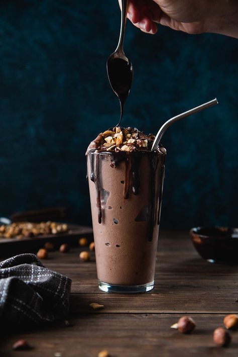 One Pot Dinners, Chocolate Milkshake, Milkshake Recipes, Milk Shakes, Chocolate Drinks, Decadent Chocolate, Refined Sugar Free, Refined Sugar, Frappe