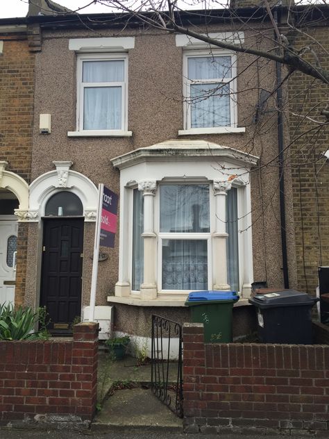 London Terrace House Interior, Victorian Terrace House Interior, Victorian Terrace House Exterior, Small Victorian Terrace House, Small Victorian Terrace Interior, Small Victorian Homes, Victorian Terrace Kitchen, Terraced House Interior, Small Terraced House