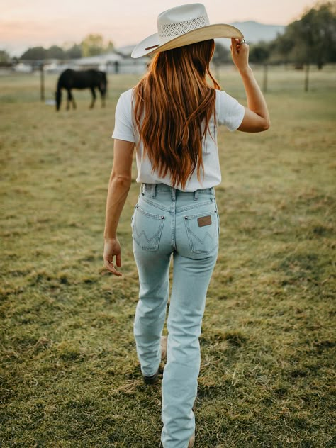 Country Fits, Wrangler Cowboy Cut, Looks Country, Cute Country Outfits, Western Wear Outfits, Rodeo Outfits, Western Style Outfits, Cute Country, Cowgirl Outfits