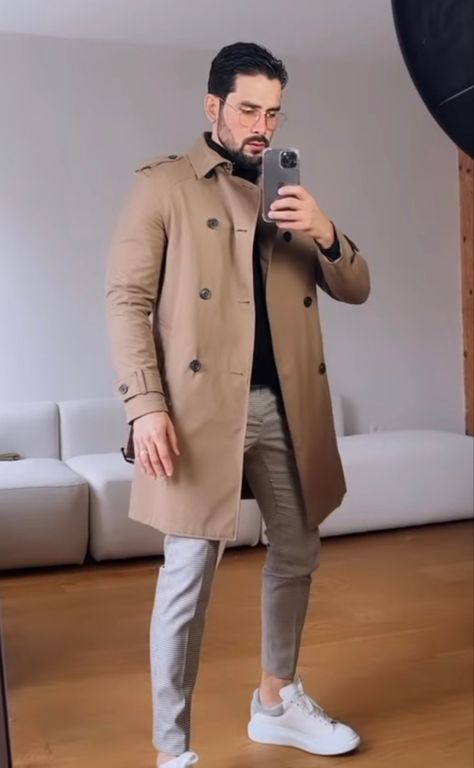 Camel Coat Outfit Men, Camel Coat Men, Camel Coat Outfit, Fashion Infographic, Dress Tips, Khaki Coat, Mens Business Casual Outfits, Color Combinations For Clothes, Outfits Hombre