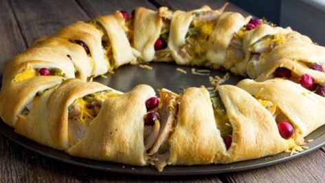 Crescent Ring Recipes, Thanksgiving Dinner For Two, Dinner Leftovers, Crescent Ring, Thanksgiving Dinner Recipes, Crescent Roll Recipes, Thanksgiving Leftovers, Crescent Roll, Cooking Turkey