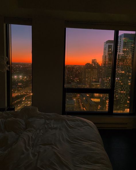 Amazing view from a building in montreal Montreal Apartment Aesthetic, Montreal Apartment, Apartment Downtown, Bedroom With Balcony, 2024 Moodboard, Apartment View, High Rise Apartments, Old Montreal, Downtown Apartment