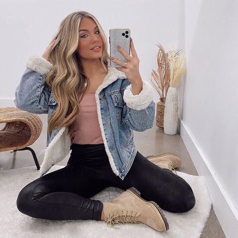 Lane 201, Mirror Selfie, Hairstyles, Boutique, Hair Styles, Hair, On Instagram, Fashion Trends, Beauty