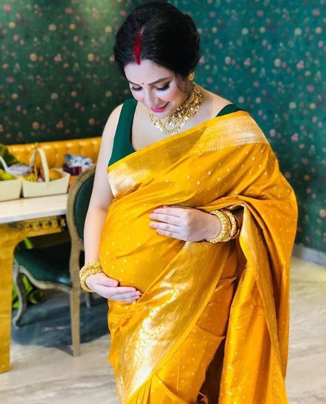 Indian Maternity Photos, Poses In Saree, Subhashree Ganguly, Pregnancy Poses, Indian Maternity, Pregnant Photography, Indian Baby Showers, Maternity Dresses Photography, Maternity Photography Poses Outdoors