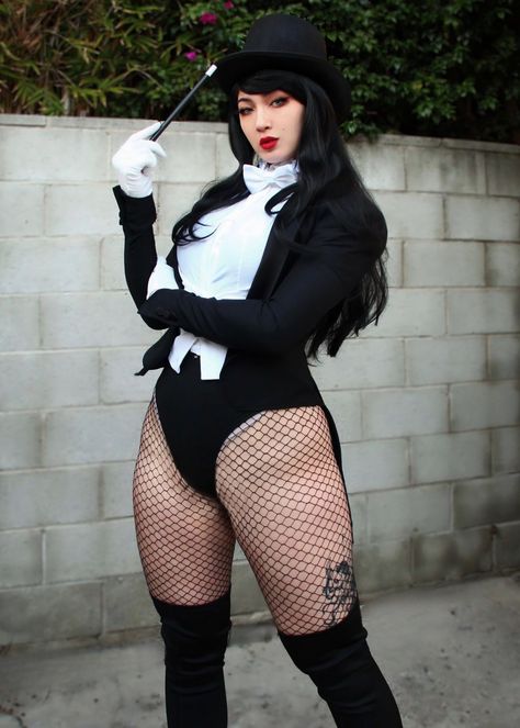 Zatanna Cosplay, Dc Cosplay, Gorgeous Lingerie, Halloween Party Outfits, Larp Costume, Lovely Legs, Super Hero Costumes, Best Cosplay, Celebrity Hairstyles