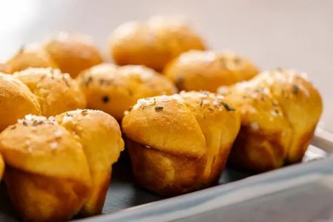 Ree Drummond Sweet Potato Rolls, Sweet Potato Rolls Pioneer Woman, Pioneer Woman Sweet Potato Rolls, Sweet Potato Rolls Recipe, Potato Rolls Recipe, 2023 Thanksgiving, Bread Bites, Sweet Potato Rolls, Sweet Potato Side Dish