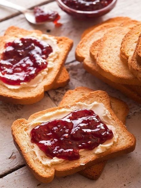 Toast And Jam, Cakes Photography, Easy Strawberry Jam, Honey Breakfast, Jam Packaging, Coffee Biscuits, Jam Toast, Happy Homemaking, Jar Of Jam