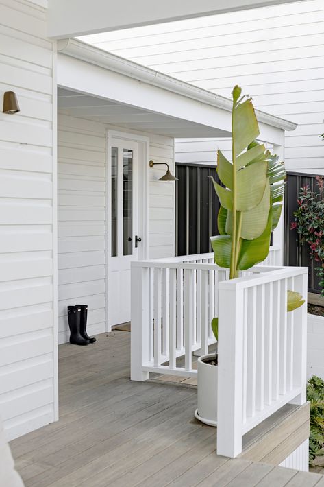 Weatherboard Cottage, Driveway Materials, Cottage Entryway, Dulux Natural White, Traditional Front Doors, Provincial Home, Passive Solar Design, Mcm House, Farm Cottage