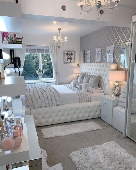 Bedroom Ideas For Small Rooms Cozy, Dream Bedroom Inspiration, White Room Decor, Luxury Room Bedroom, Classy Bedroom, Dream Apartment Decor, Room Redesign, Redecorate Bedroom, Teen Bedroom Decor