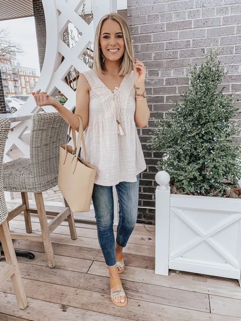 Walmart Style, Walmart Fashion, Outfits 2023, Instagram Outfits, Beautiful Lady, Style Blogger, Spring Style, Clothing Styles, Outfit Idea