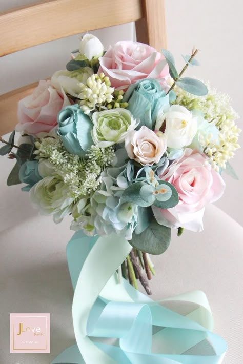 Tiffany Blue Centerpieces, Tiffany Blue Bridesmaids, Tiffany Blue Flowers, Blue Flower Bouquet, Turquoise Bouquet, Color Tiffany, Blue Flowers Bouquet, Birch Wedding, Flower Wedding Bouquet