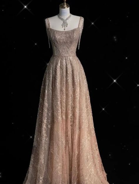 Prom Dress Great Gatsby, Old Style Prom Dresses, Roaring 20s Prom Dresses, Bridgerton Clothes, 1920s Prom Dress, Tan Prom Dress, Great Gatsby Prom Dresses, Themed Prom Dresses, Rose Gold Prom Dress