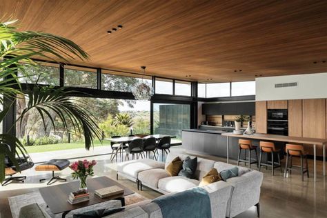 Remuera House - Auckland, New Zealand - Abodo Wood Modern Minimalist Interior Design, Timber Ceiling, New Zealand Houses, Timber Panelling, Interior Minimalista, Mid Century Living, Exterior Cladding, Home Inspo, Minimalist Interior Design