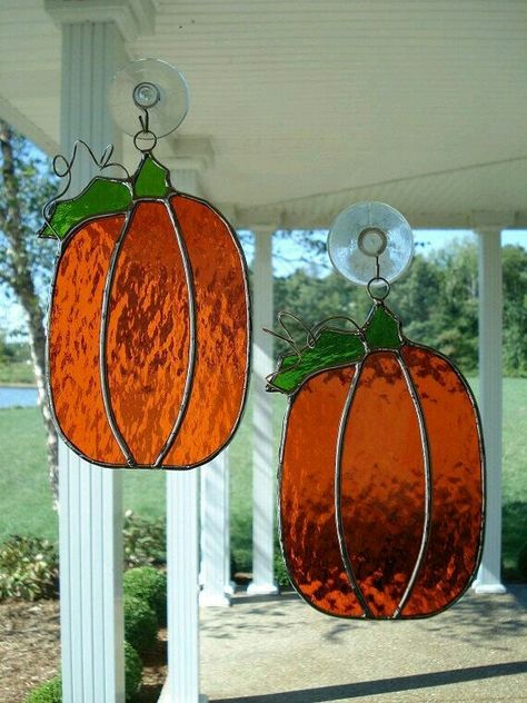 Fall Suncatchers, Fall Window Decorations, Stained Glass Pumpkin, L'art Du Vitrail, Making Stained Glass, Stained Glass Decor, Stained Glass Ornaments, Heck Yeah, Stained Glass Suncatchers