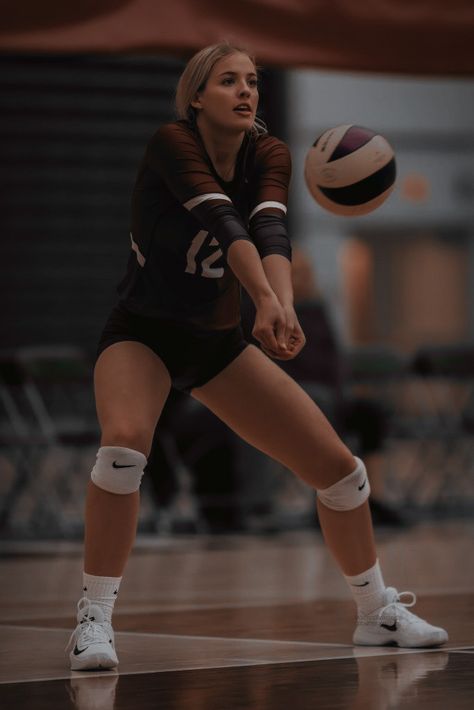 Volleyball Vision Board Pictures, 32b Cup Size, Volleyball Aesthetic Libero, Volleyball Aesthetic Girl, Volleyball Action Shots, Volleyball Players Female, Aesthetic Volleyball Pictures, Volleyball Girl Aesthetic, Volleyball Aesthetic Pictures