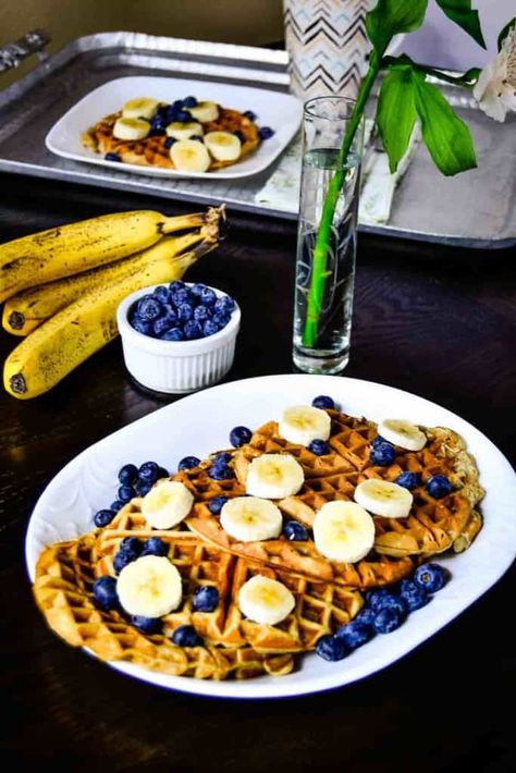 Creative Menu Ideas, Appetizers Fruit, Banana Waffles, Crockpot Ideas, Food Stations, The Best Breakfast, Best Breakfast Recipes, Seasonal Ingredients, Savory Breakfast