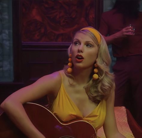 Taylor Swift Lover Music Video, Taylor Swift Outfits Music Videos, Taylor Swift Iconic Outfits, Lover Music Video, Blonde Kitten, Lover Photoshoot, Blondie Albums, Taylor Swift Journal, Taylor Swift Lover Era