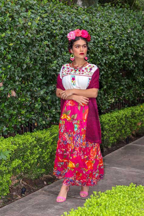 Frida Kahlo Outfit, Mexican Fancy Dress, Frida Kahlo Style, Couple Costume, Black Halloween Dress, Mexican Fashion, 21 Birthday, Mexican Outfit, Mexican Dress