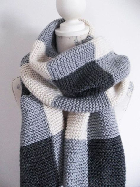 crochet scarf ideas - DIY crochet patterns ideas - new scarf crochet project Super Scarf, Scarf Knitting Pattern, Intarsia Knitting, Cowl Knitting Pattern, Retro Room, Christmas Knitting Patterns, Checked Scarf, Scarf Knitting, Scarf Knitting Patterns