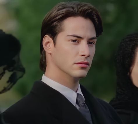 Keanu Reeves Short Hair, Keanu Reeves Matrix 1999, Keanu Reeves The Matrix 1999, John Constantine Keanu Reeves, Keanu Reeves 80s, Kenue Reeves, Keanu Reeves 90s, Young Keanu Reeves, Keanu Reeves Constantine