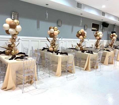 Baby Shower Candle Centerpieces, Brown Party Centerpieces, Teddy Bear Centerpieces With Balloons, Bear Centerpieces, Teddy Bear Balloon Centerpiece, Boho Teddy Bear Centerpieces, Diy Bear Balloon Centerpiece, Teddy Bear Table Centerpieces Balloons, Bear Centerpiece Ideas