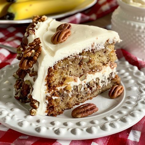 Perfect Hummingbird Cake Recipe: Delicious Layers, Tips for Success, a – Grandmother's Kitchen Decorating Cake Icing, Filling Cupcakes, Hummingbird Cake Recipe, Hummingbird Cupcakes, My Cake School, Hummingbird Cake Recipes, Edible Flowers Cake, Southern Cake, Grandmothers Kitchen