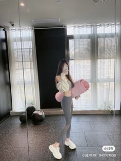 Douyin Body Workout, Douyin Fitness, Douyin Workout, Korean Ideal Body, Korean Fit Body Goals, Korean Pilates, Korean Fitness, Athletic Girl, Go Viral On Tiktok