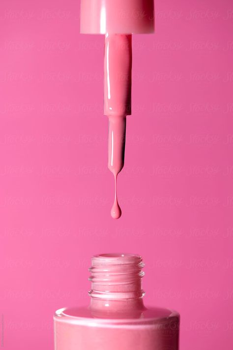 Nail Polish Dripping, Nail Room Ideas Home, Vanellope Y Ralph, Beauty Video Ideas, Nail Logo, Nail Pictures, Beauty Products Photography, Pink Nail Polish, Pink Shade