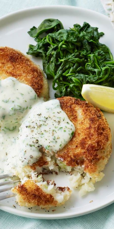 Cod Fish Cakes, Lunch For Two, Parsley Sauce, Fish Cakes Recipe, Cod Fish Recipes, Fish Dinner Recipes, Wilted Spinach, Fish Cakes, Fish Dinner