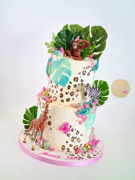 Zoo Birthday Cake, Jungle Birthday Cakes, Zoo Cake, Third Birthday Girl, Jungle Theme Cakes, Animal Themed Birthday Party, Safari Cake, Cakes To Make, Animal Birthday Cakes