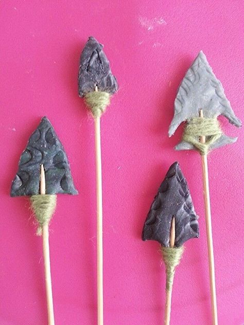 Stone Age Activities For Kids, Stone Age Activities, Archaeology For Kids, Indian Project, Native American Projects, Stone Age Art, Prehistoric Art, Indian Crafts, History Projects