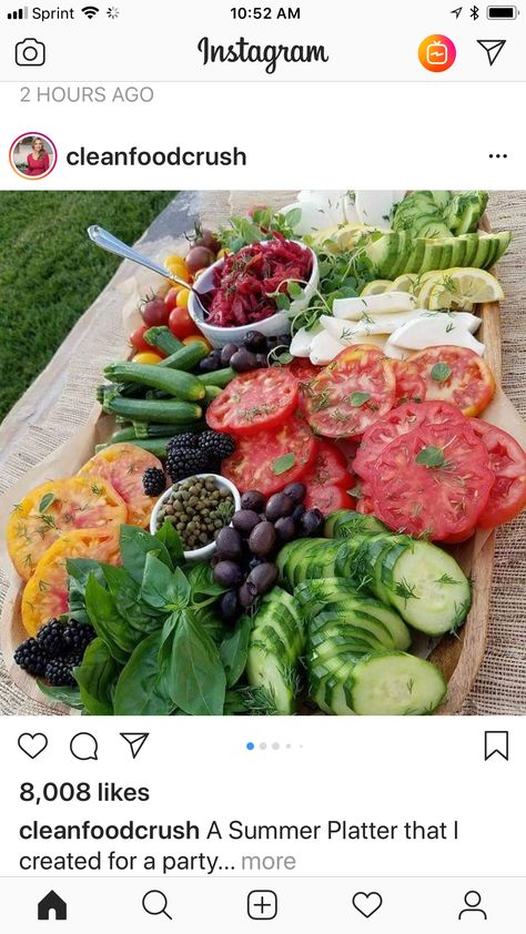 Continental Lunch, Recipes With Mozzarella Cheese, Veggie Plate, Veggie Platter, Clean Food Crush, Clean Food, Healthy Snacks Recipes, Clean Recipes, Cheese Recipes