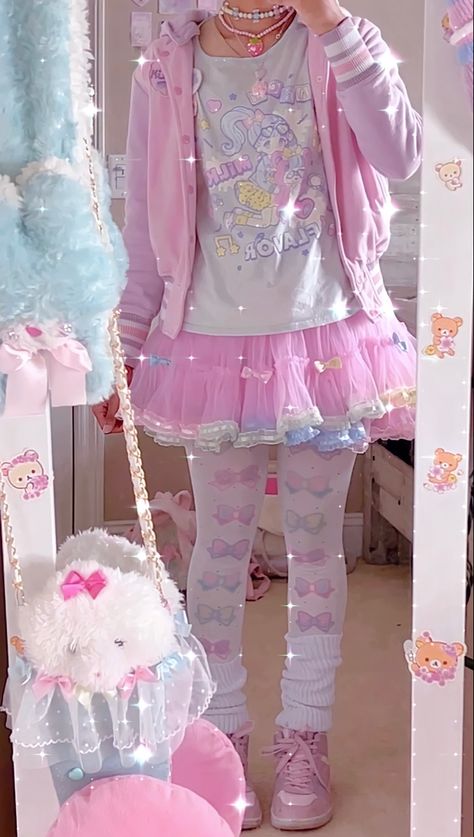 Harajuku Outfits Pastel, Party Kei Outfits, Japanese Pastel Fashion, Harajuku Fashion Accessories, Pastel Style Outfit, Harajuku Outfits Kawaii, Pastel Harajuku Fashion, Pink Harajuku Fashion, Kawaii Kei Fashion