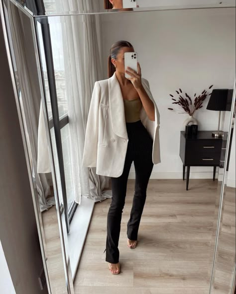 Chic Work Outfit, Look Formal, Casual Chique, Work Chic, Woman Suit Fashion, Stylish Work Outfits, Workwear Fashion, Work Outfits Women, White Blazer