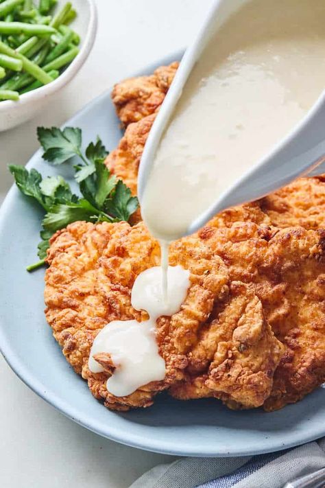 Chick Fil A Chicken Tenders Recipe, Harvest Meals, Chicken Breast Oven Recipes, Gravy Chicken, Country Fried Chicken, Chicken Crisps, Chicken Breast Oven, Fried Steak Recipes, Chicken Fried Chicken