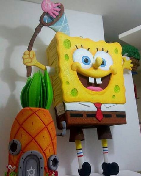 Spongebob Pinata, Spongebob Items, Piñata Ideas, Paper Mache Animals, Spongebob Birthday, Pinata Party, Prop Making, Birthday Crafts, Welcome Back To School